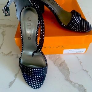 Black & White polka dot sandal. Size 7.5